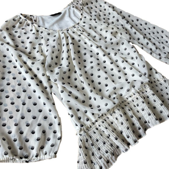 Ruffled Black and White Patterned Vero Moda Blouse Size Small - Picture 1 of 4